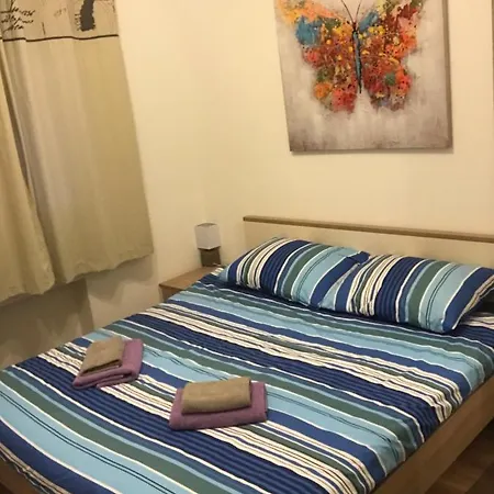 Kapetan Apartment *